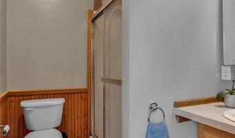 483 N Main St, Amherst, OH 44001