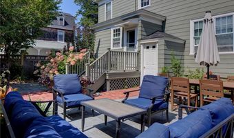 27 Cranston Ave, Newport, RI 02840