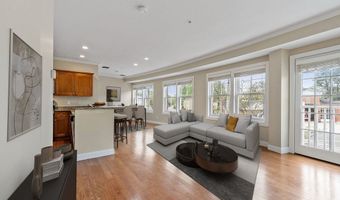 70 Great Rd B, Bedford, MA 01730