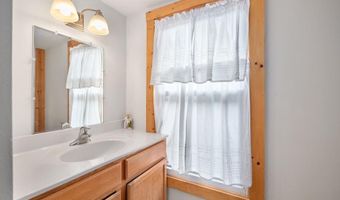120 W 2ND St, Alburtis, PA 18011