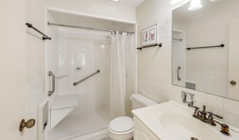 2700 E Bel Aire Dr 202, Arlington Heights, IL 60004