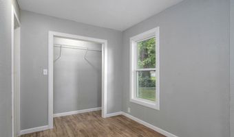 12 E Hawthorne St, Aurora, MO 65605