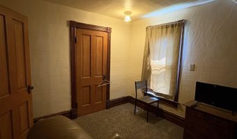 302 S 2nd St, Albert City, IA 50510