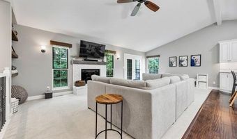 514 Great Hill Dr, Ballwin, MO 63021