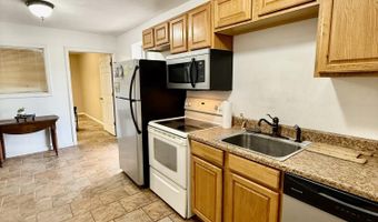 1306 Shull St, Ava, MO 65608