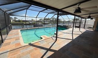 906 CHIPAWAY Dr, Apollo Beach, FL 33572