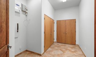 325 Braught Ln, Bosque Farms, NM 87068