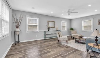 15 Inglewood Ln, Aberdeen, NJ 07747