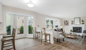 190 Oakbriar Farm Dr, Ballwin, MO 63021