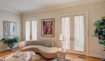 4744 34TH St N, Arlington, VA 22207