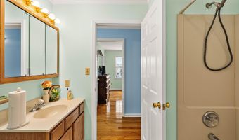 20 Cannonball Dr, Barnegat, NJ 08005
