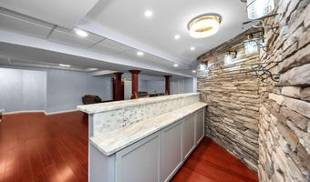 2086 Valleyview Dr, Ann Arbor, MI 48105