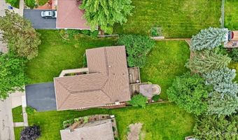 640 Ash St, Algonquin, IL 60102