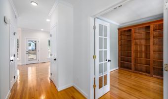 407 Maple Creek Ct, Apex, NC 27502