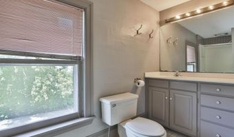 108 Ponemah Rd, Amherst, NH 03031