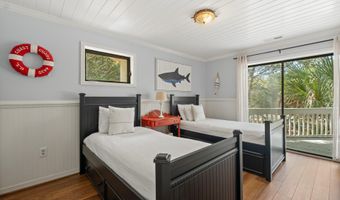 8 Racerunner Ct, Bald Head Island, NC 28461