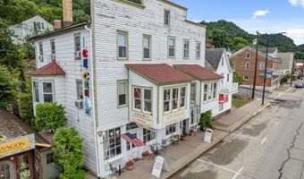 305 N Main St, Alma, WI 54610