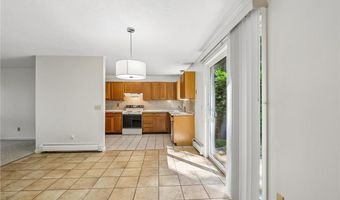 8 Cinnamon Ln, Narragansett, RI 02874