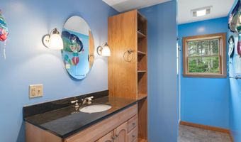 925 Hinesburg Rd, Brattleboro, VT 05301