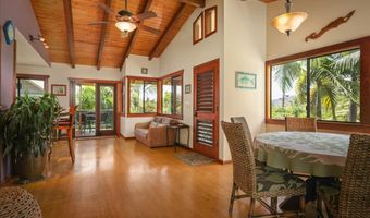 82-6289 KAHAULOA St, Captain Cook, HI 96704