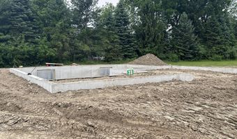 2023 Green Acres Dr, Adrian, MI 49221