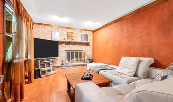 210 Church St, Belford, NJ 07718