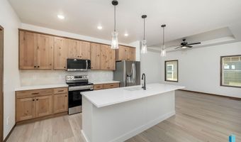 2413 E Tinley St, Brandon, SD 57005