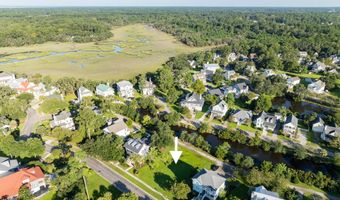 66 Petigru Dr, Beaufort, SC 29902