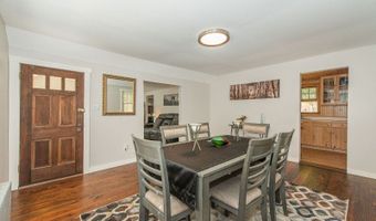 25 Lake Pochung Rd, Alloway, NJ 07461