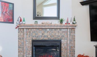 461 S Home Ct, Rockaway Beach, OR 97136