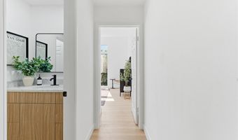 10820 Holman Ave 204, Los Angeles, CA 90024