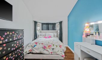 62 Bayside Ave, Amity Harbor, NY 11701