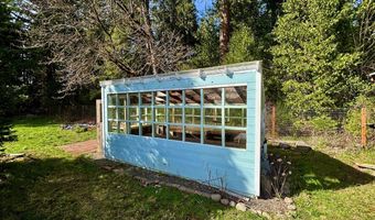 55433 MCKENZIE Hwy, Blue River, OR 97413