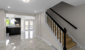 10 San Mateo Ct, Amherst, NY 14051