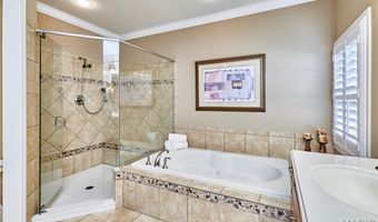 259 Meadowbrook Country Club Est, Ballwin, MO 63011