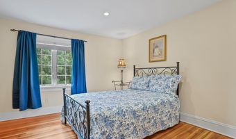 78 Hoyts Hl, Bethel, CT 06801
