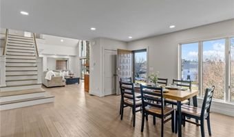8 J H Dwyer Dr, Middletown, RI 02842