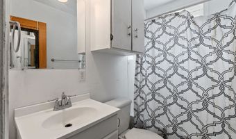 323 5TH St, Algoma, WI 54201