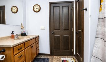 1016 SW 16th Ave, Aberdeen, SD 57401