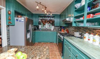 205 Valley Dr, Americus, GA 31709