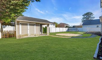 1233 Pacific Ave, Beachwood, NJ 08722
