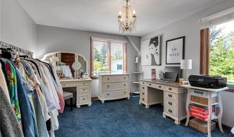 230 Schimwood Ct, Amherst, NY 14068