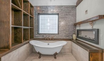 90917 240th St, Austin, MN 55912