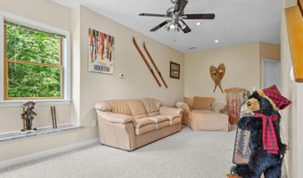 53 Ammonoosuc Dr, Bartlett, NH 03812