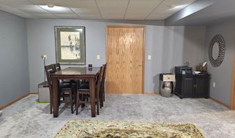 2510 Bobbie Dr, Aberdeen, SD 57401