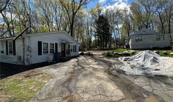 8 Buona Vista Ave, Johnston, RI 02919