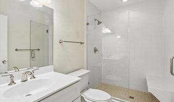 7800 RADNOR Rd, Bethesda, MD 20817