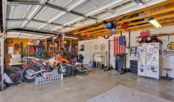 19581 Powhatan Rd, Apple Valley, CA 92308