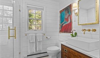 322 Indian Ave, Middletown, RI 02842