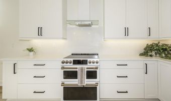 1858 Upland Dr, Ann Arbor, MI 48105